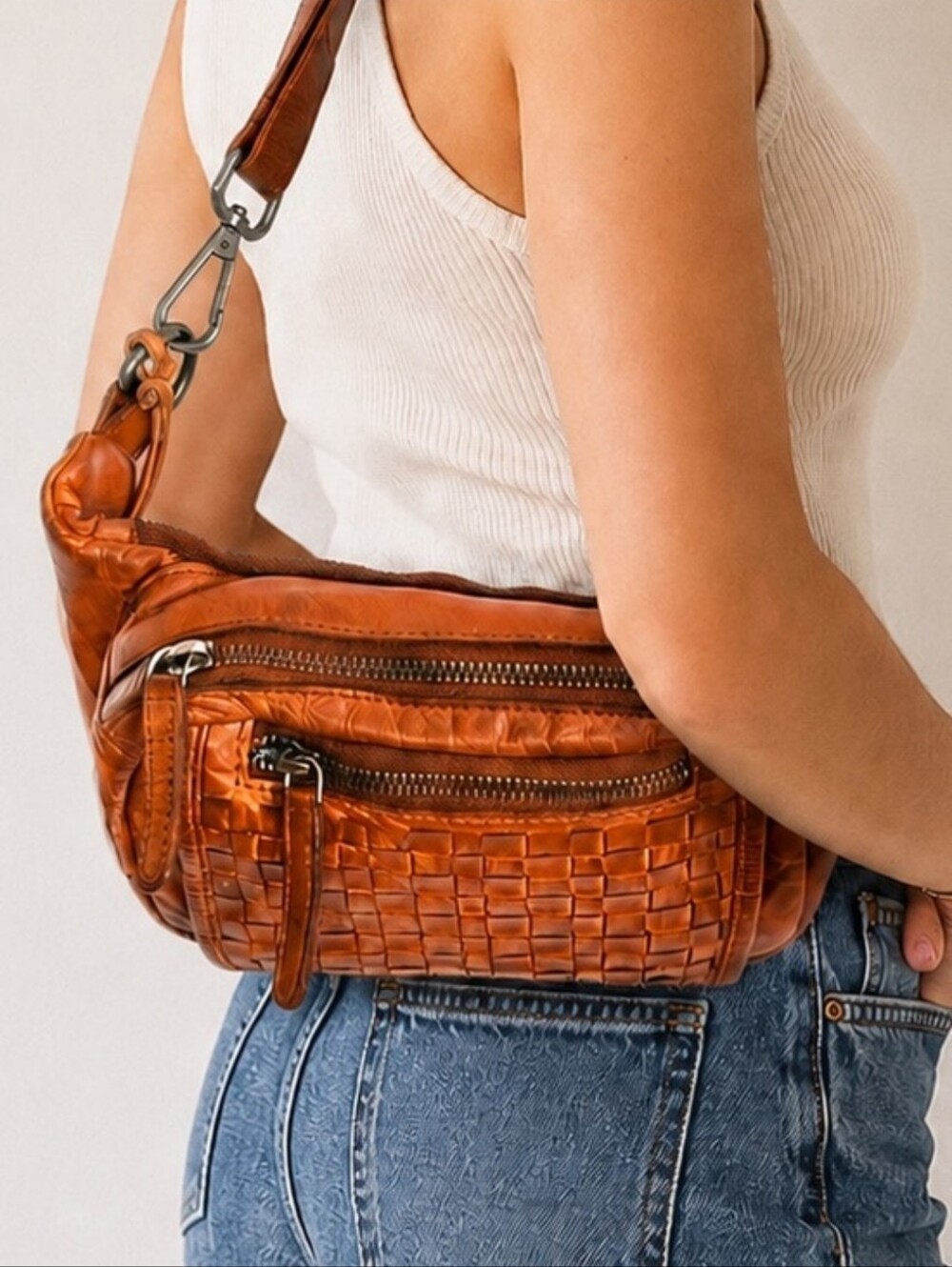 Vilenca Holland Genuine Leather Unisex Brown Waist Bag - Picture 2 of 11
